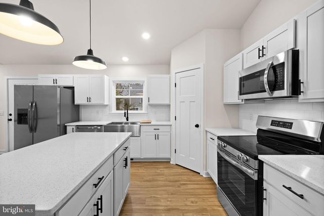 8354 COOLIDGE CIR, King George, VA 22485