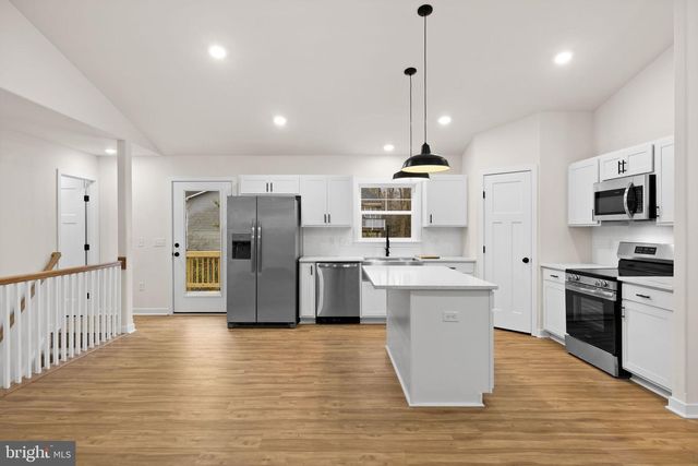 8354 COOLIDGE CIR, King George, VA 22485