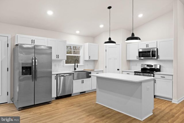 8354 COOLIDGE CIR, King George, VA 22485