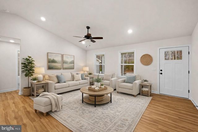 8354 COOLIDGE CIR, King George, VA 22485