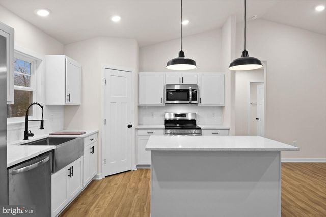 8354 COOLIDGE CIR, King George, VA 22485