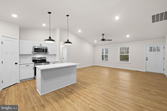 8354 COOLIDGE CIR, King George, VA 22485