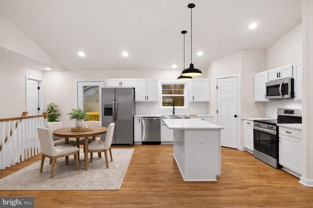 8354 COOLIDGE CIR, King George, VA 22485