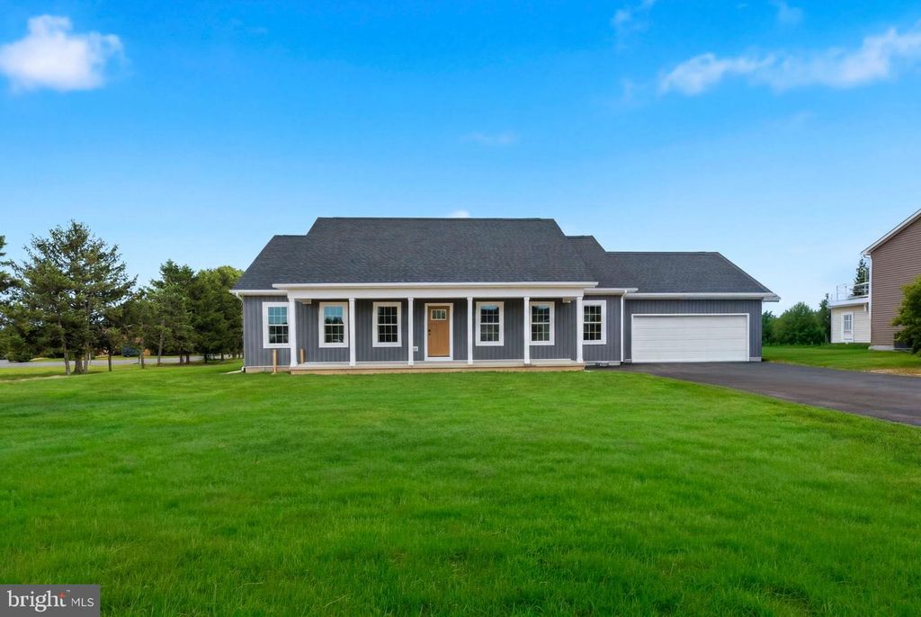 FRIENDSHIP DR, Martinsburg, WV 25405