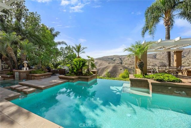4890 Green Crest, Yorba Linda, CA 92887