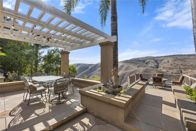 4890 Green Crest, Yorba Linda, CA 92887