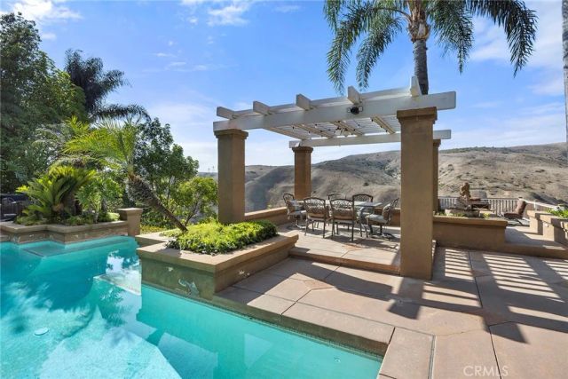 4890 Green Crest, Yorba Linda, CA 92887