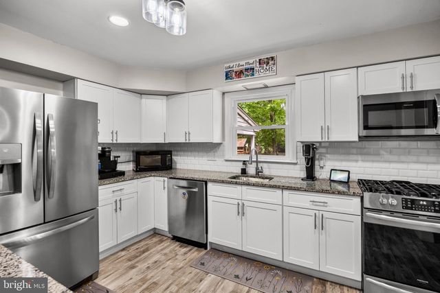 11 FORAGE LN, Cherry Hill, NJ 08003
