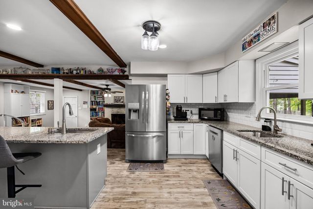 11 FORAGE LN, Cherry Hill, NJ 08003