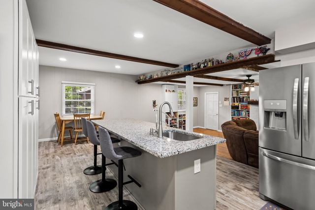 11 FORAGE LN, Cherry Hill, NJ 08003