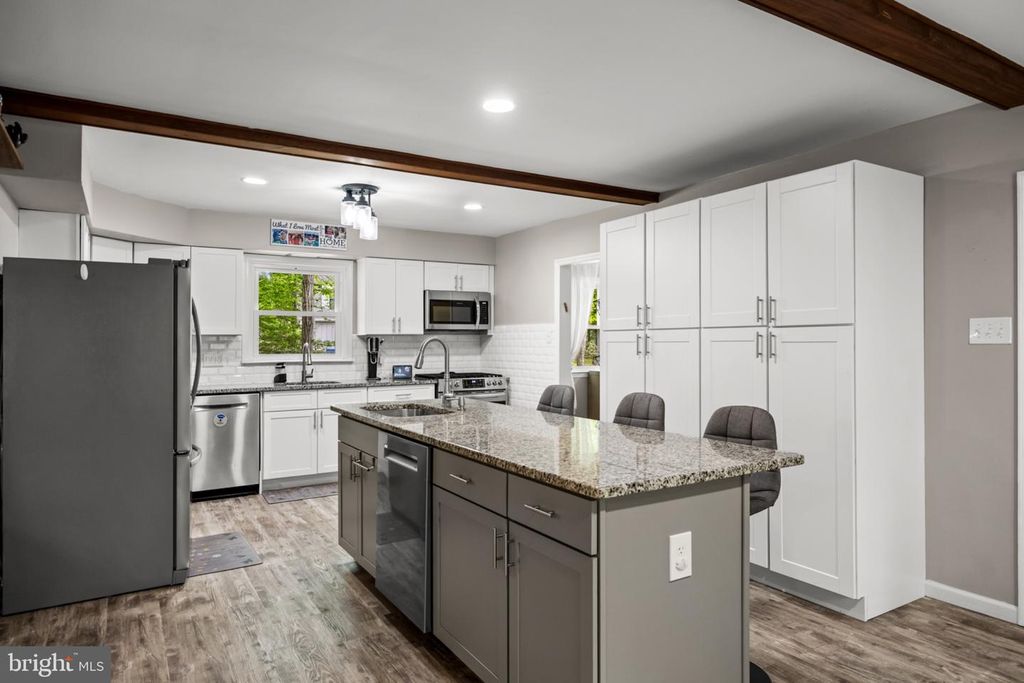 11 FORAGE LN, Cherry Hill, NJ 08003