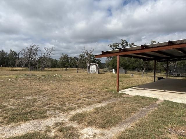 36 Crossing Dr, Harper, TX 78631