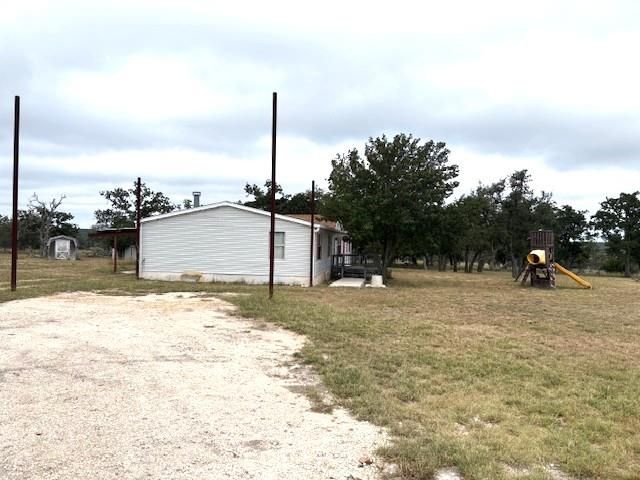 36 Crossing Dr, Harper, TX 78631