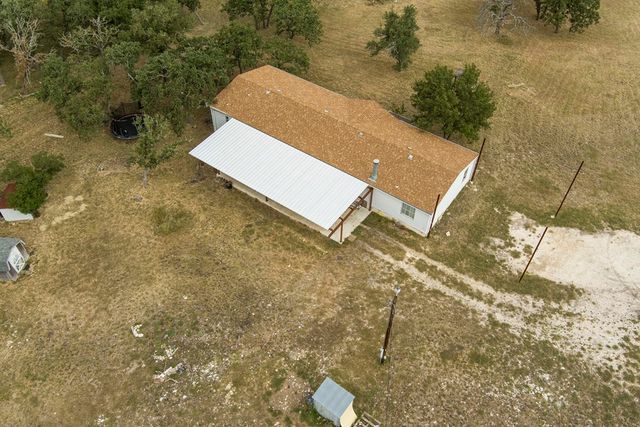 36 Crossing Dr, Harper, TX 78631