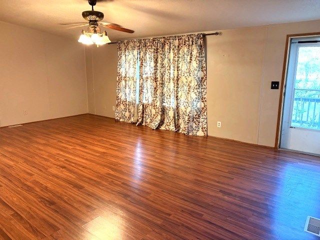 36 Crossing Dr, Harper, TX 78631