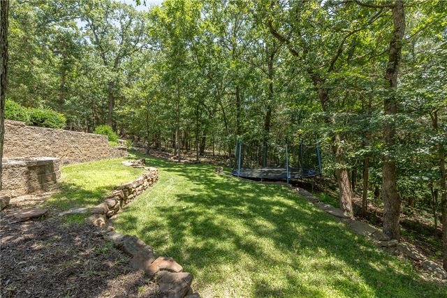 2357 N Fox Trail, Fayetteville, AR 72703