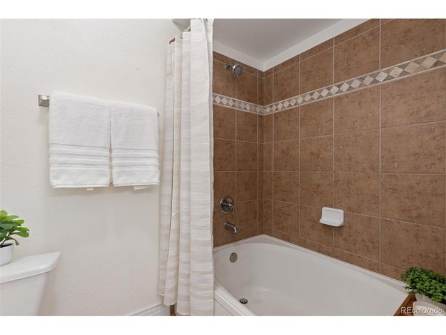 9019 E Panorama Cir 9019-D208, Englewood, CO 80112