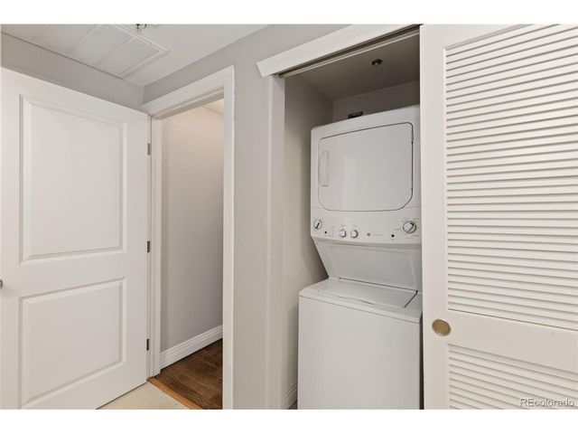 9019 E Panorama Cir 9019-D208, Englewood, CO 80112