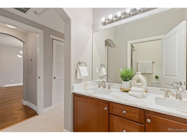 9019 E Panorama Cir 9019-D208, Englewood, CO 80112