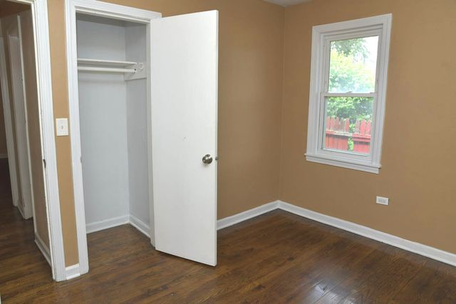 1325 GLENN Drive, North Chicago, IL 60064