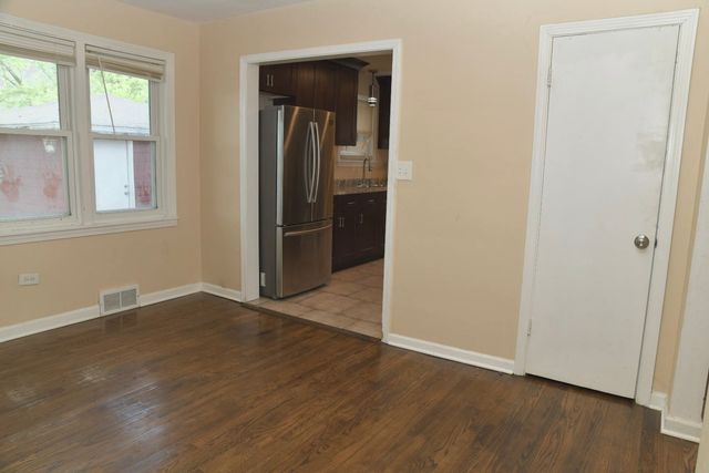 1325 GLENN Drive, North Chicago, IL 60064