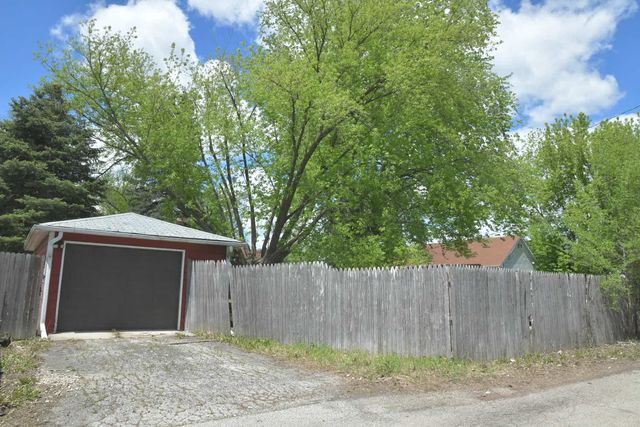 1325 GLENN Drive, North Chicago, IL 60064