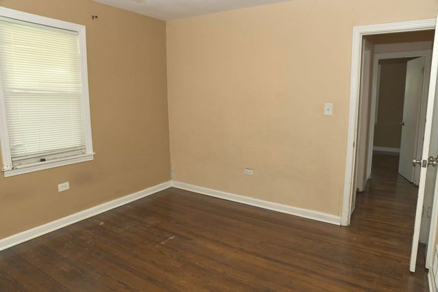 1325 GLENN Drive, North Chicago, IL 60064