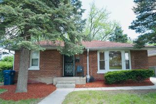 1325 GLENN Drive, North Chicago, IL 60064