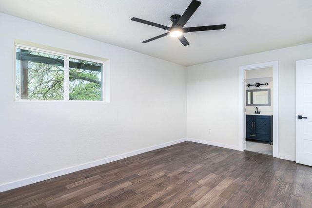 5203 Cueva DR, Austin, TX 78738