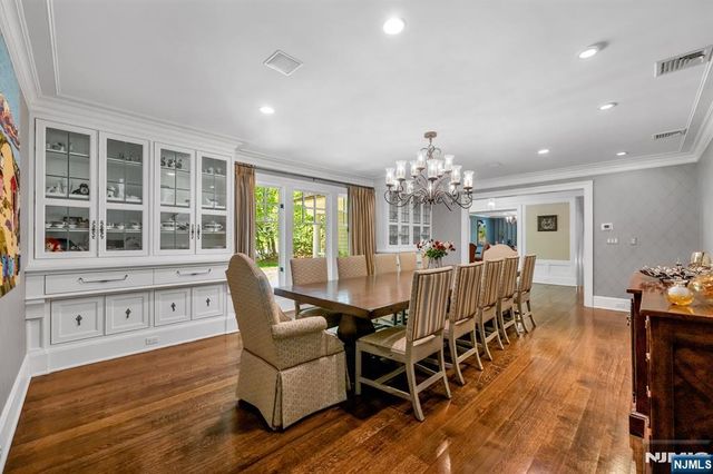 14 Coach Lane, Upper Saddle River, NJ 07458