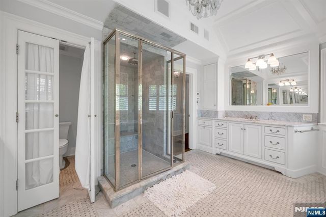 14 Coach Lane, Upper Saddle River, NJ 07458