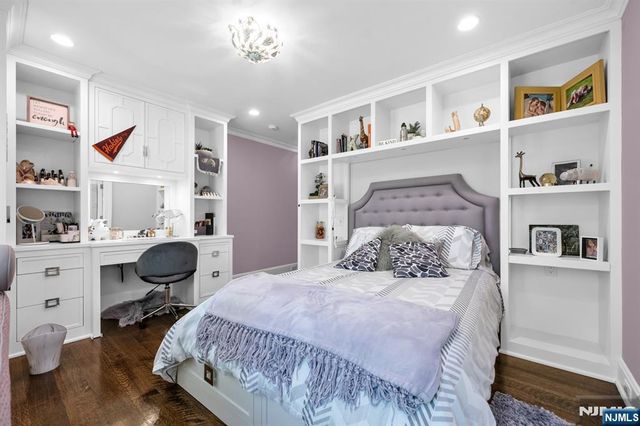 14 Coach Lane, Upper Saddle River, NJ 07458