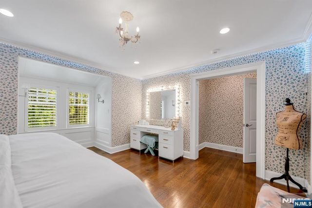 14 Coach Lane, Upper Saddle River, NJ 07458