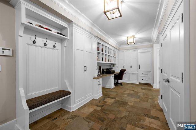 14 Coach Lane, Upper Saddle River, NJ 07458