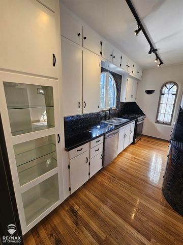 311 Brockway Place, Saginaw, MI 48602