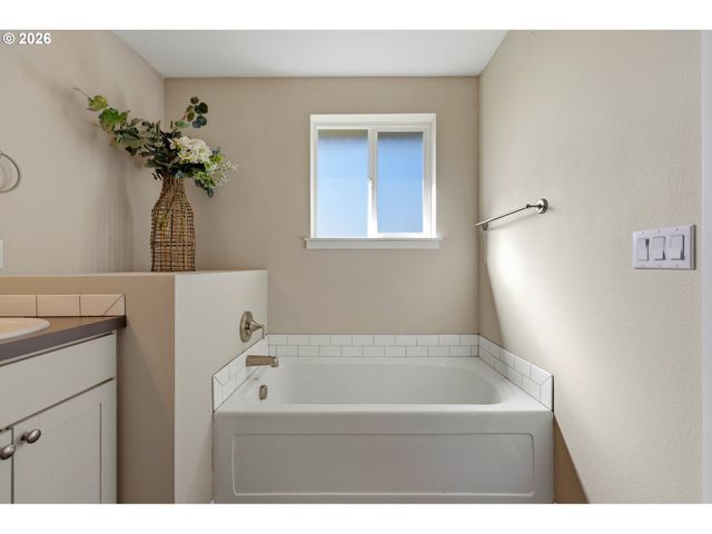 643 HUCKINS BUHMAN Rd, Washougal, WA 98671