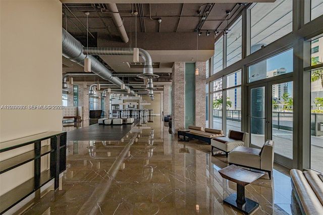 690 SW 1st Court 2328, Miami, FL 33130