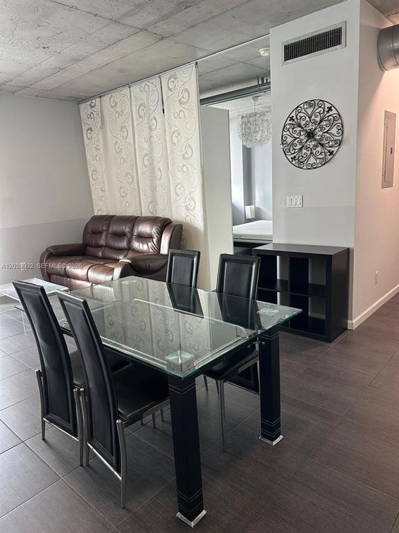690 SW 1st Court 2328, Miami, FL 33130