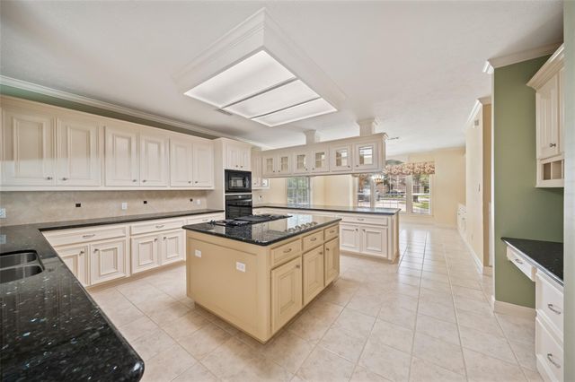 629 Stonewall Jackson Drive, Conroe, TX 77302