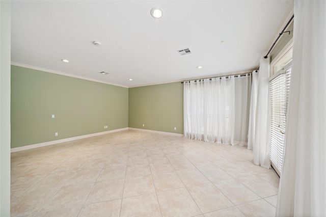 629 Stonewall Jackson Drive, Conroe, TX 77302