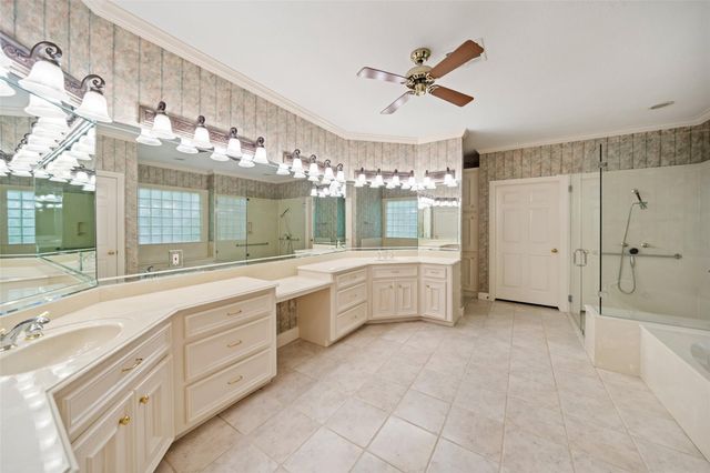 629 Stonewall Jackson Drive, Conroe, TX 77302