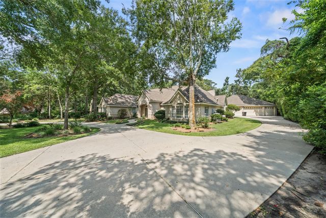 629 Stonewall Jackson Drive, Conroe, TX 77302
