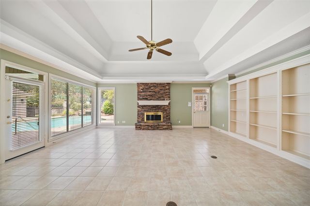 629 Stonewall Jackson Drive, Conroe, TX 77302