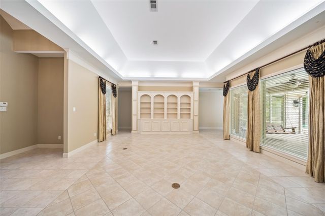 629 Stonewall Jackson Drive, Conroe, TX 77302