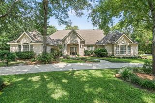 629 Stonewall Jackson Drive, Conroe, TX 77302
