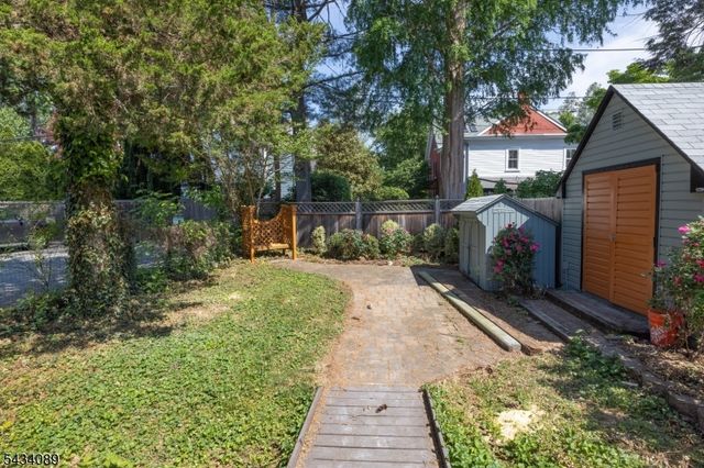 46 Delevan St, Lambertville City, NJ 08530