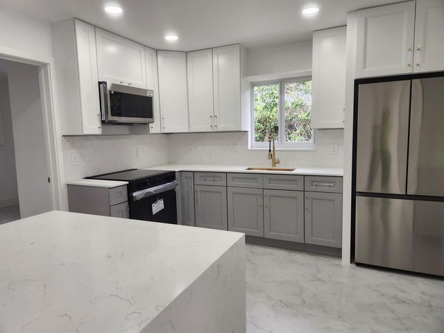 401 SE 1st Avenue, Pompano Beach, FL 33060
