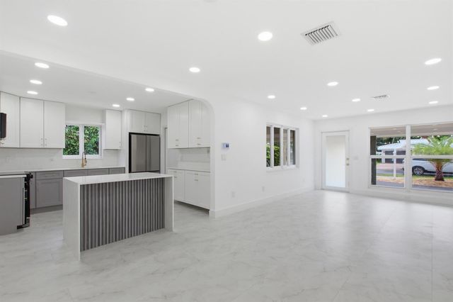 401 SE 1st Avenue, Pompano Beach, FL 33060