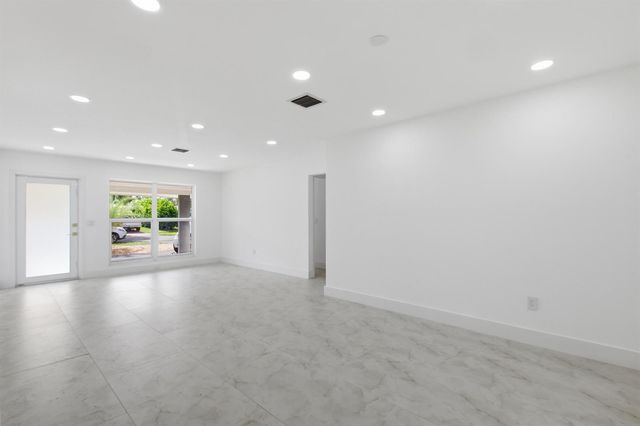401 SE 1st Avenue, Pompano Beach, FL 33060