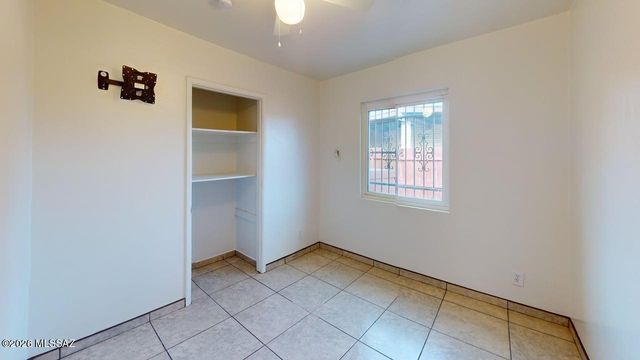 1132 W Knox Place, Tucson, AZ 85705
